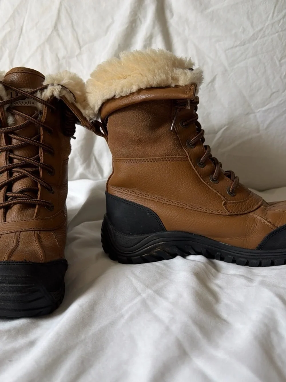 UGG Chestnut Lace-Up Adriondack Boots